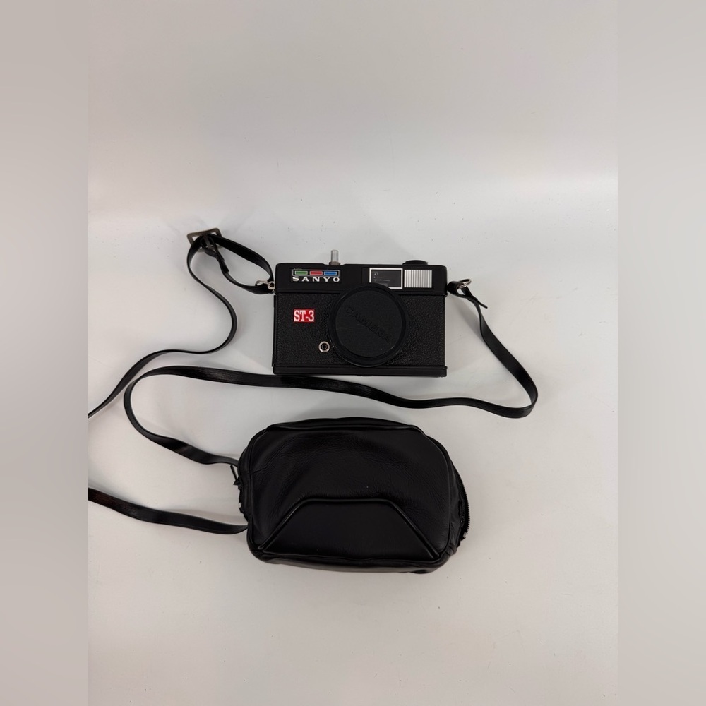 Vintage Sanyo ST-3 Film Camera